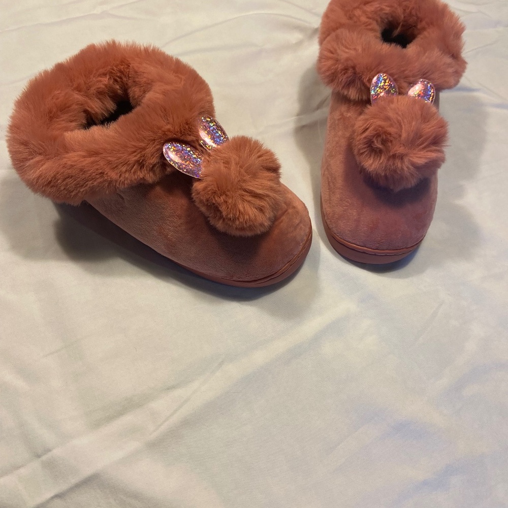 plush fluffy comfortable bunny rabbit house shoe slippers